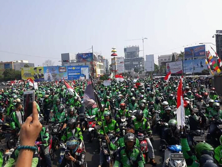 Ojek Online Lakukan Demonstrasi