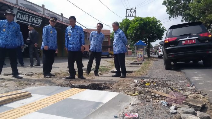 Walikota dan wakil walikota melakukan inspeksi mendadak