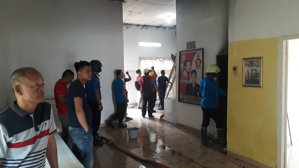 Kantor DPC Gerinda Metro Nyaris dilalap Jago Merah