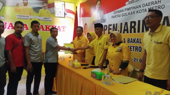 Wahdi ambil formulir di Golkar