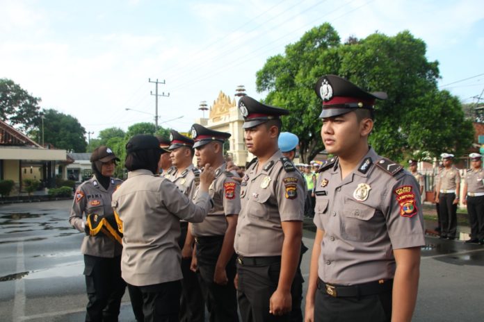 Di tandai upacara korps Raport, 62 anggota polres Metro naik pangkat