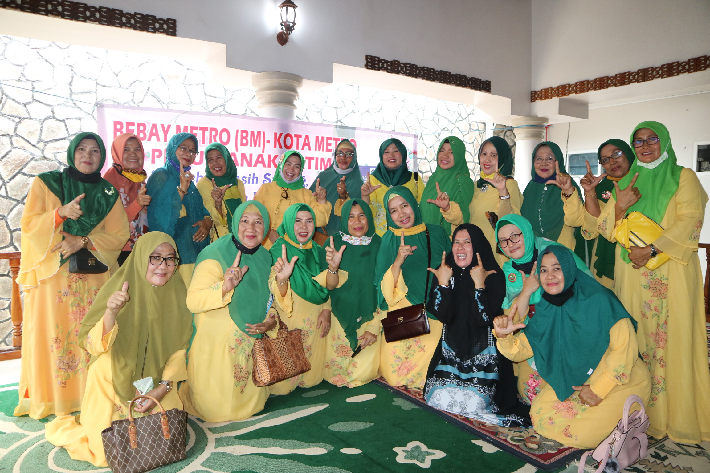 Peserta arisan Bebay Metro santuni puluhan anak yatim