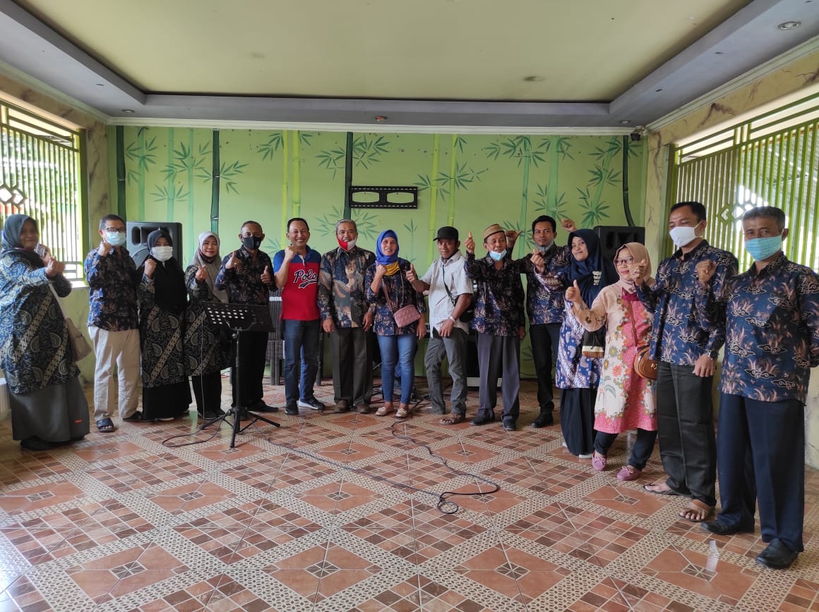 Legislator Muda Partai Demokrat  Kota Metro, Hadiri Acara Purna Tugas RT Dan RW