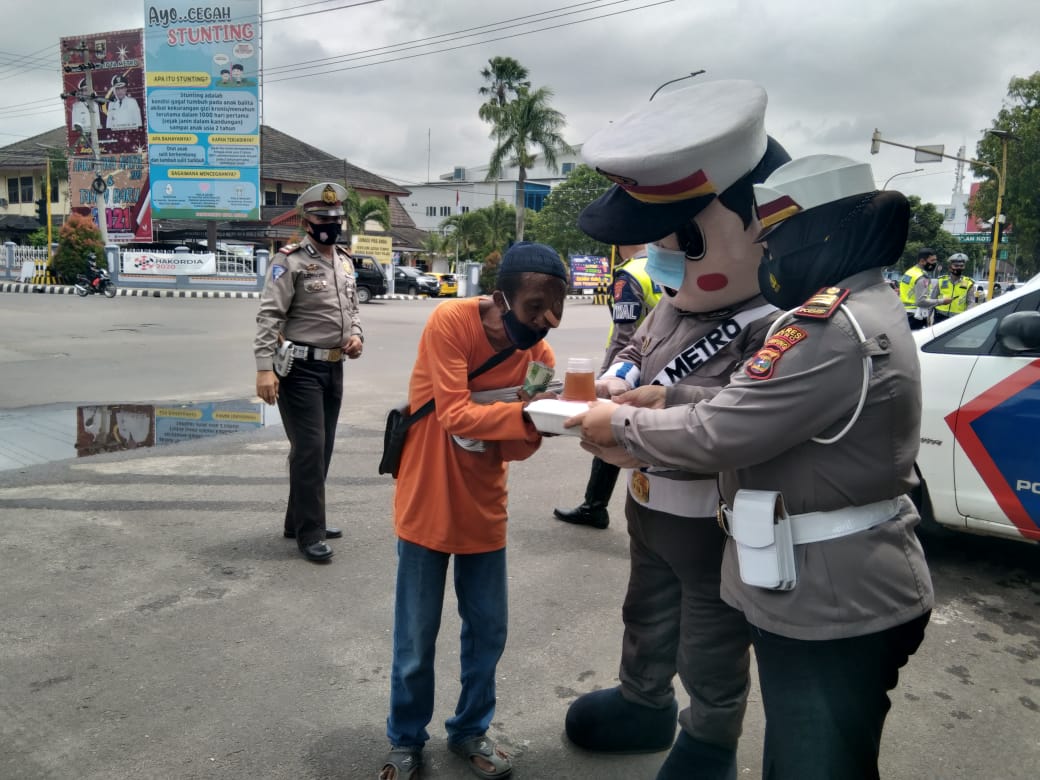 Satlantas Polres Metro gelar Jumat Berkah