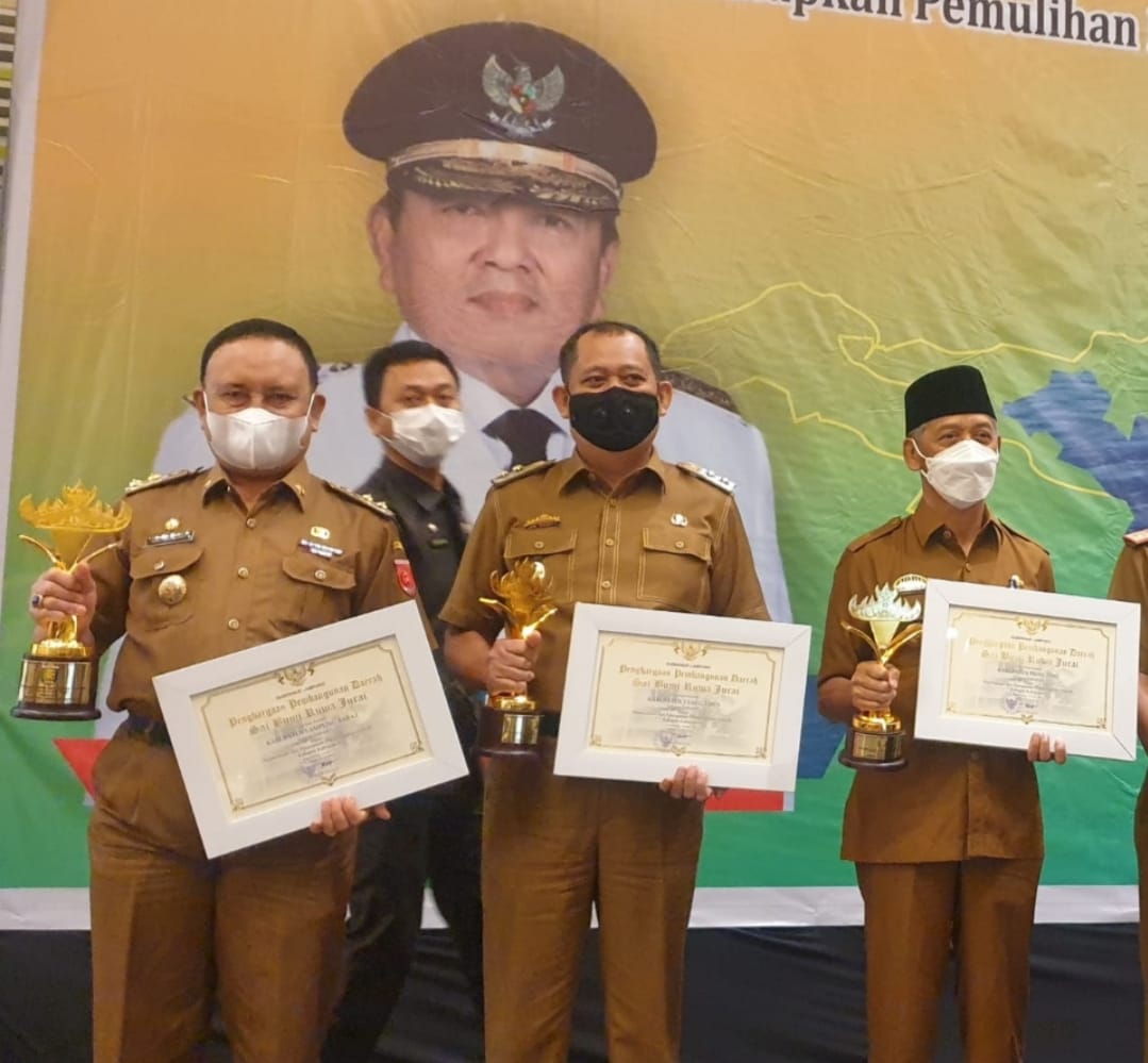 Pemkab Lampung Barat Raih Penghargaan Terbaik I