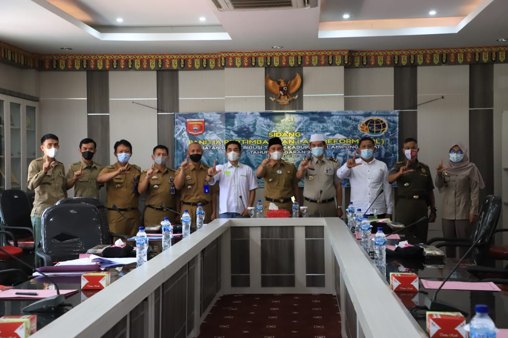 Bupati Lambar Pimpin Sidang PPL Tahun 2021