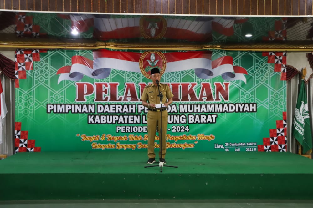 Bupati Lampung Barat Parosil Hadiri Pelantikan Pemuda Muhammadiyah