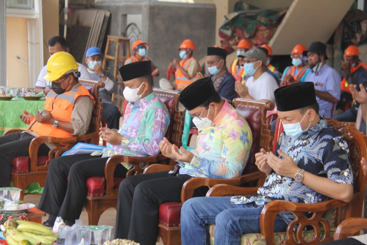 Walikota Metro Letakkan Batu Pertama Pembangunan Masjid Nurul Iman