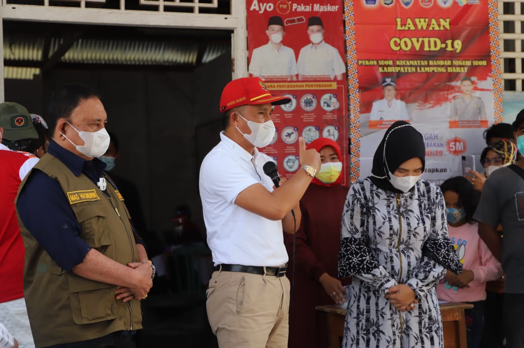 Bupati Dan Wakil Bupati Lambar Tinjau Pelaksanaan Vaksin
