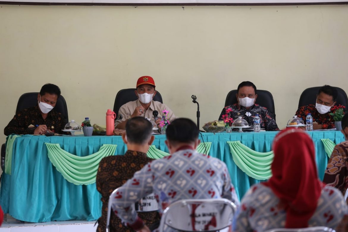 Zona Tak Sinkron, Pemkab Lambar Gelar Rapat Evaluasi penanganan Covid-19