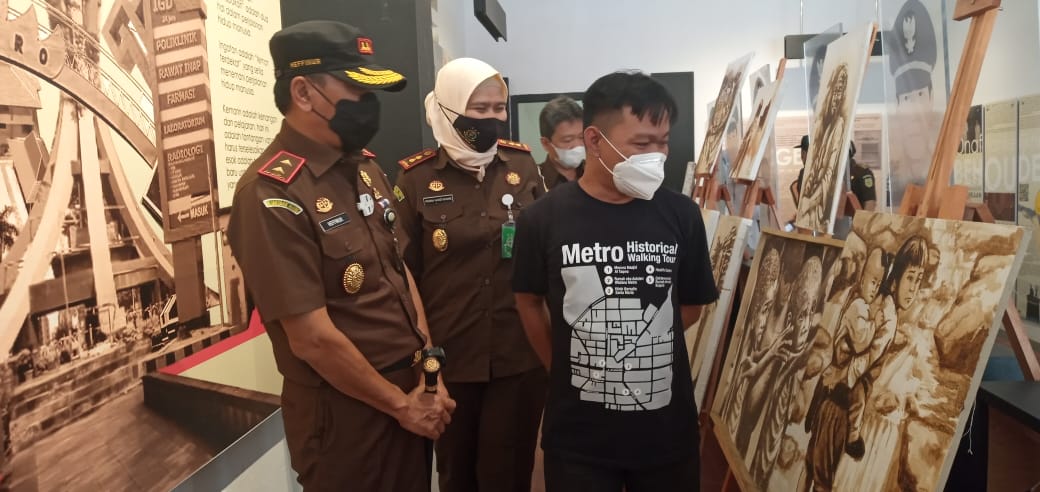 Kajati Lampung Kunjungi RIS dan Kedai Koffieswoning