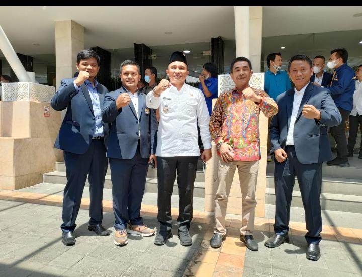 Bupati lampung Barat Hadiri Pelantikan PWI Lampung