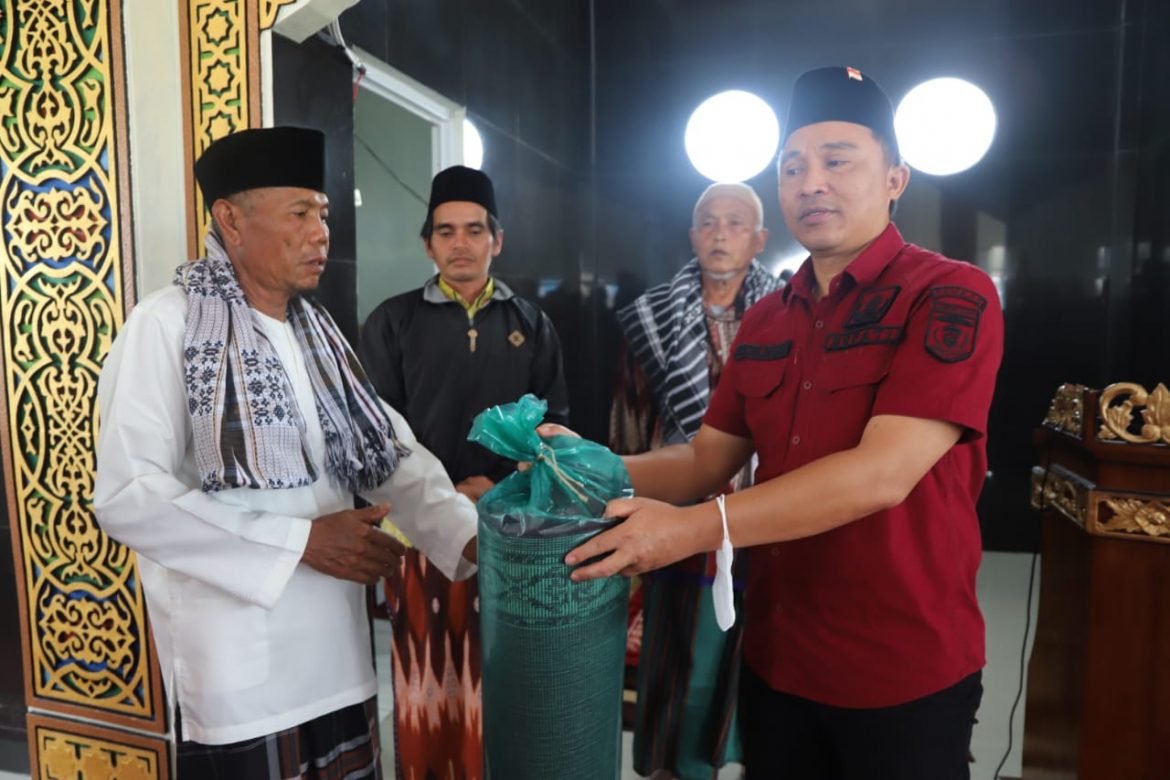 Bupati Lambar Lakukan Safari Jumat