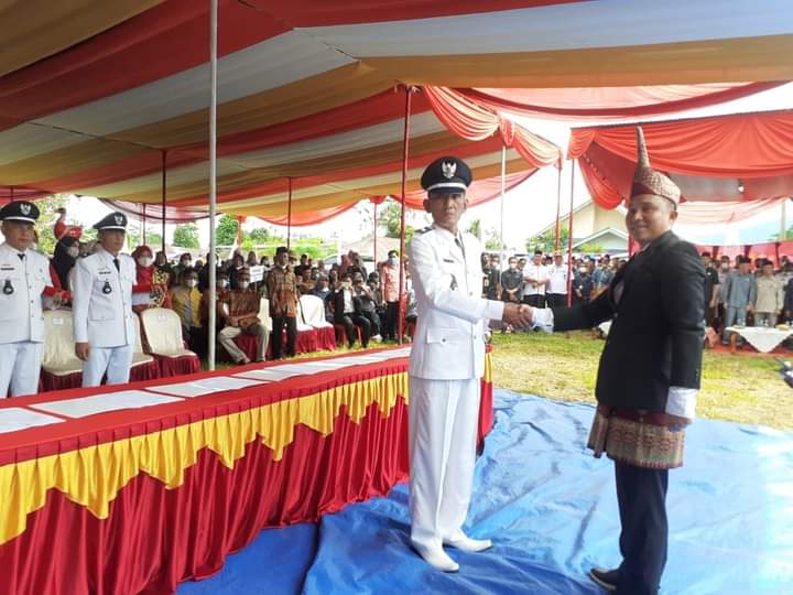 Bupati Lampung Barat Lantik Tujuh Peratin Terpilih
