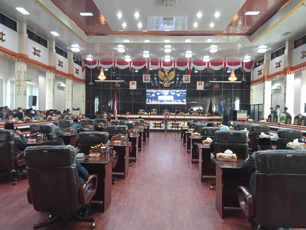 Seluruh Fraksi DPRD Kota Metro Soroti Kinerja Walikota