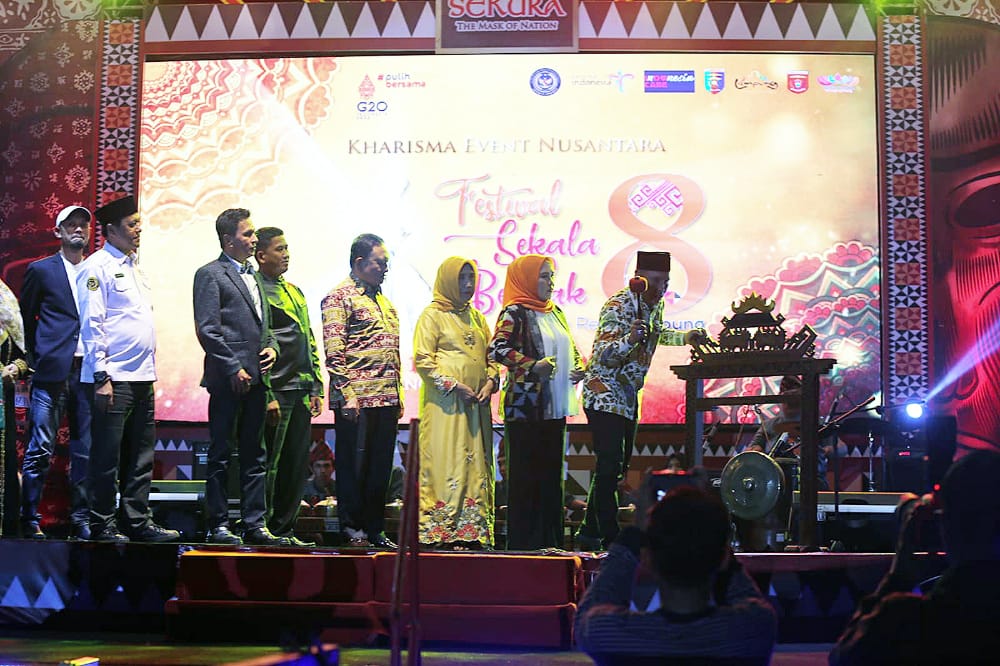 Pemkab Lambar Gelar Festival Sekala Bekhak VIII