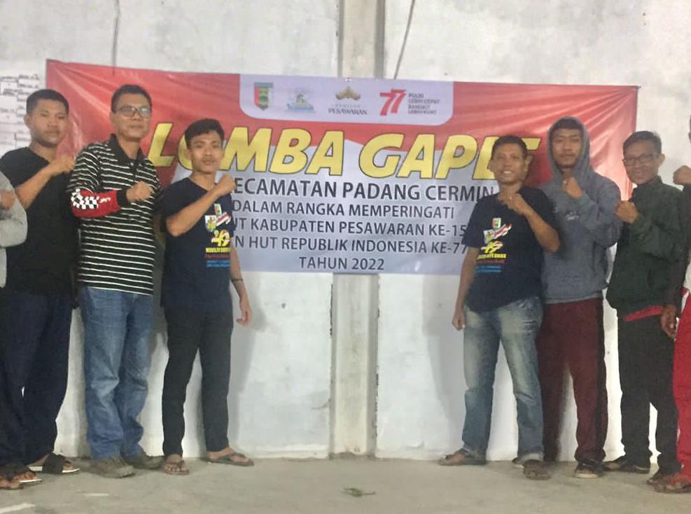 Mantan Wakapolres Lambar Raih Juara Satu Lomba Gaple HUT RI