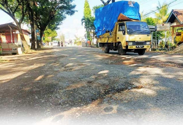 Warga Tejoagung Keluhkan Kondisi Jl Sutan Syahrir Yang Rusak