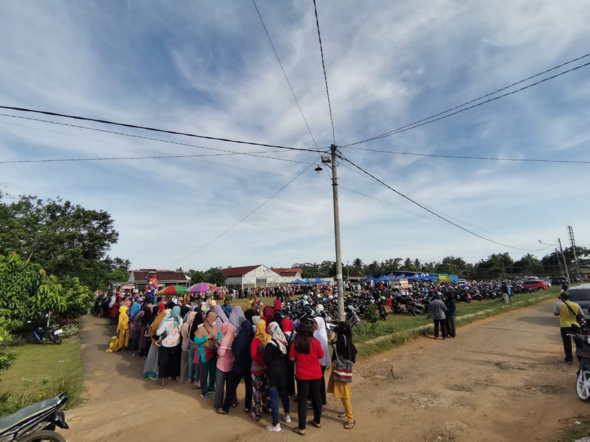 Ribuan Warga Metro Padati Pasar Murah