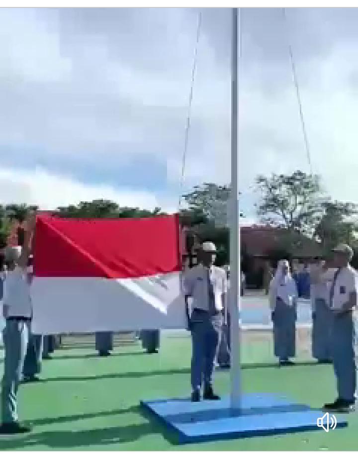 Kabid Kepemudaan Disporapar Jadi Pembina Upacara Di SMAN 1 Liwa
