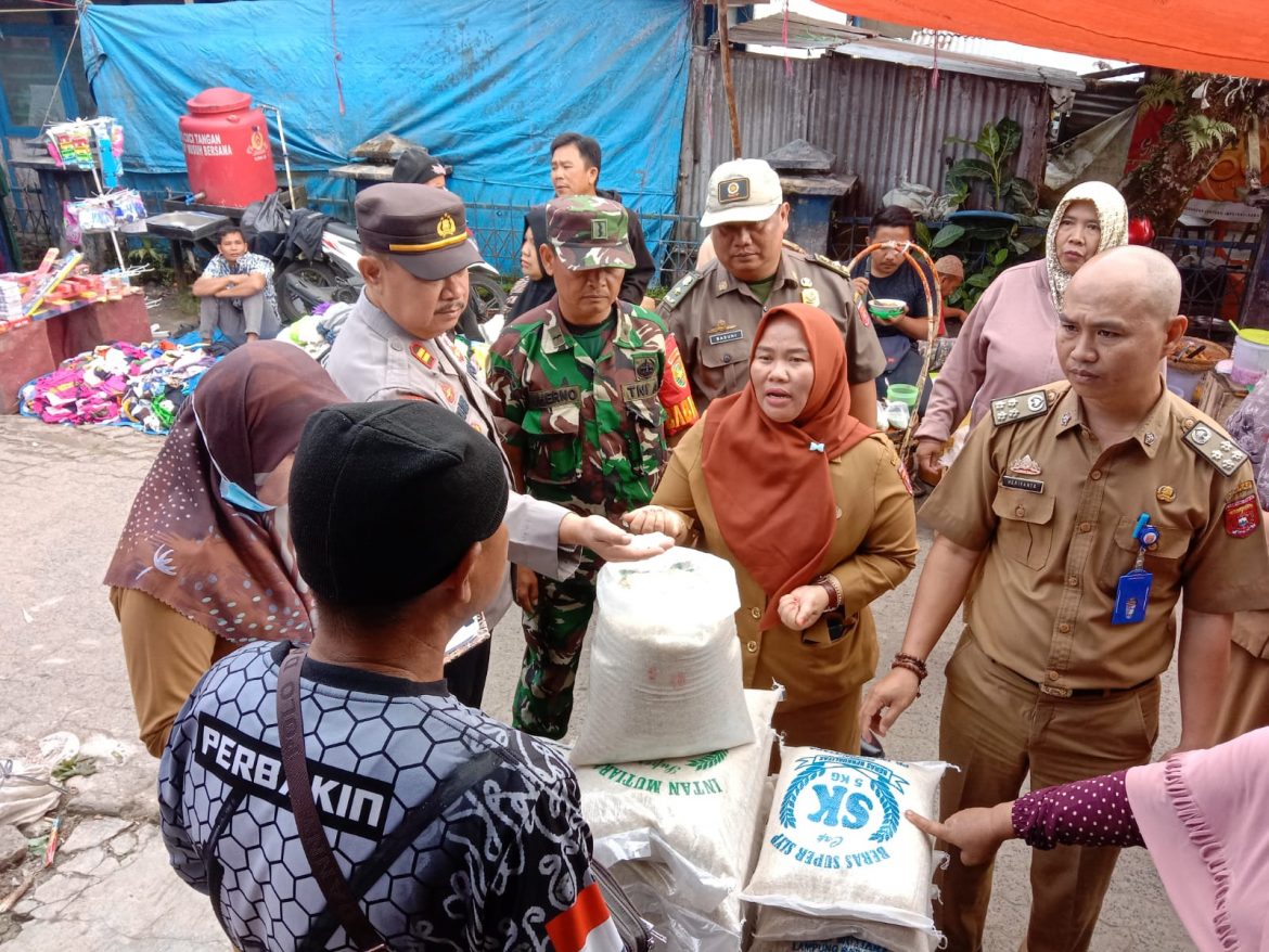 Jelang Ramadhan Kapolsek Balik Bukit Turun Ke Pasar