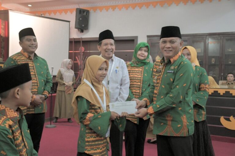 Wakil Walikota Metro Lepas Tim Kafilah