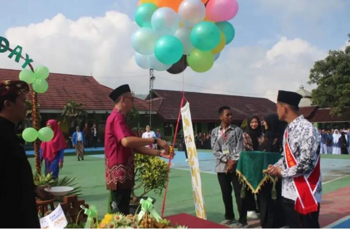 SMAN 1 LIWA Peringati Hari Jadi Ke 40