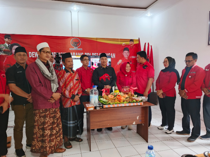 Parosil Ingatkan Kader Partai Tidak Tinggalkan Rakyat