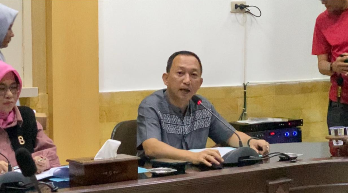 DPRD Saling Kritik Soal Evaluasi Birokrasi Mentalitas ASN, Amrulloh : Bukan Asn Kita Duluan Masuk Barak Militer