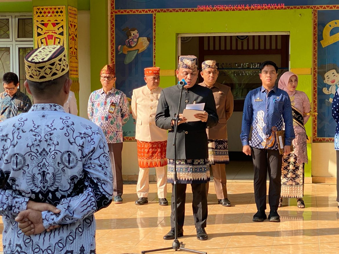 Wali Kota Metro Pimpin Upacara Hardiknas 2025