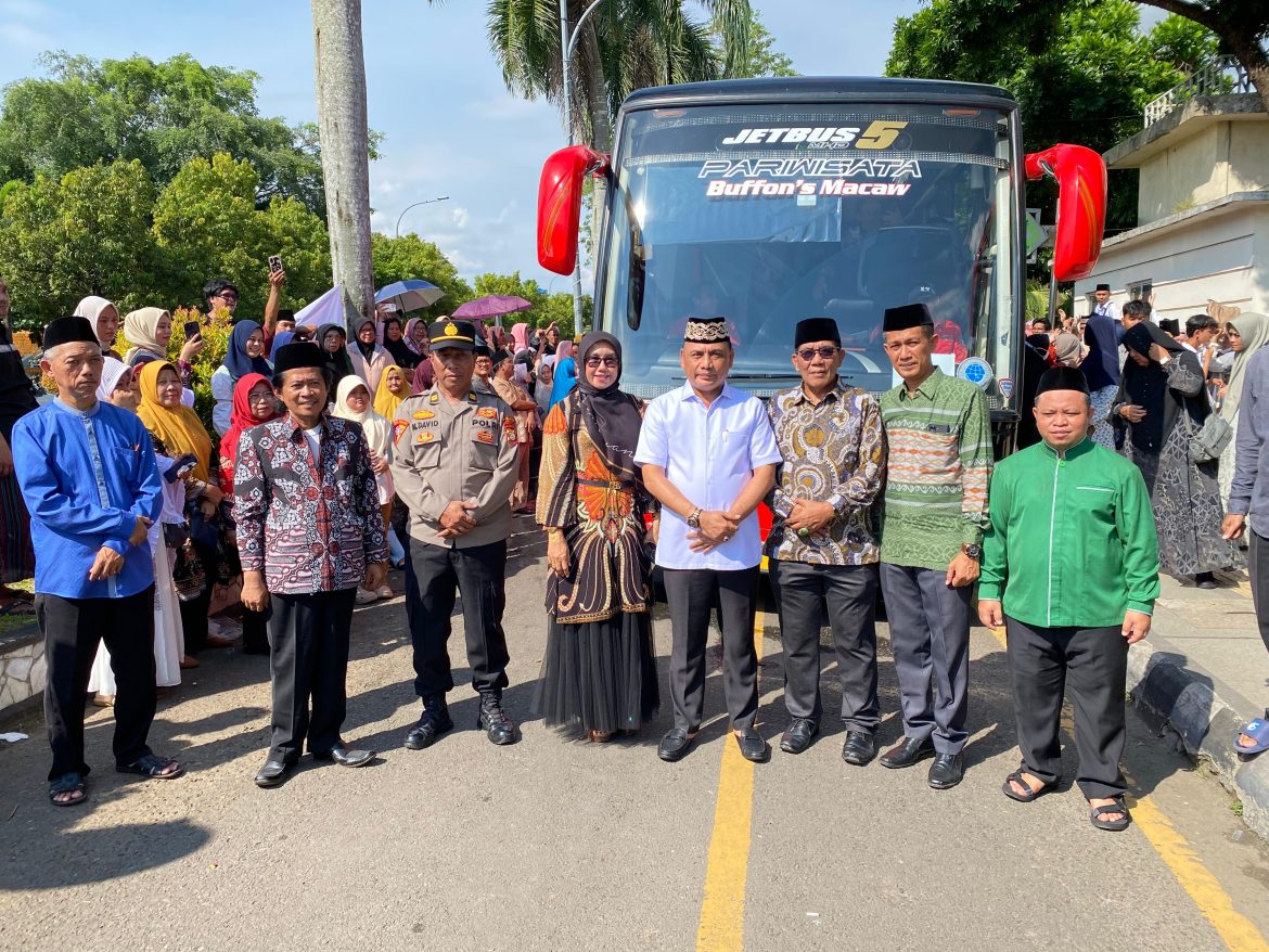 Walikota Metro Lepas Keberangkatan Calon Jamaah Haji Tahap 2