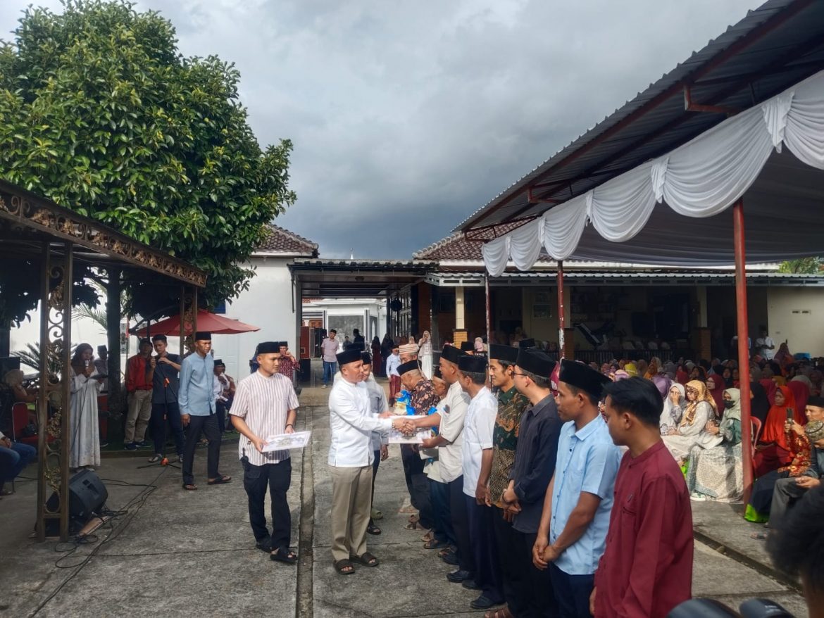 Bupati Lambar Parosil Mabsus Gelar Pengajian Akbar