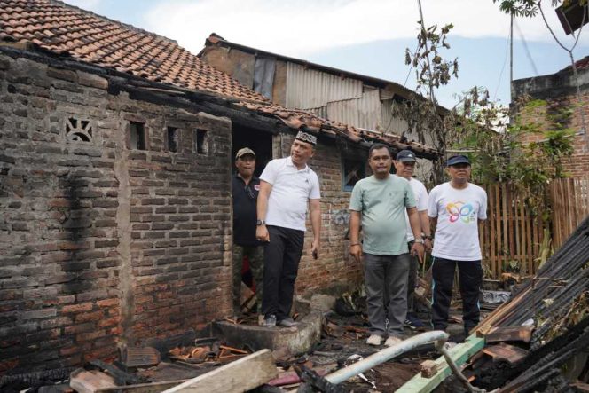 Walikota Metro Kunjungi Korban Kebakaran